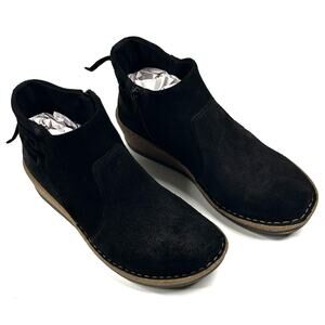 Born Viana Black Distressed Suede Leather Wedge Booties Womens 9 Zip New $150